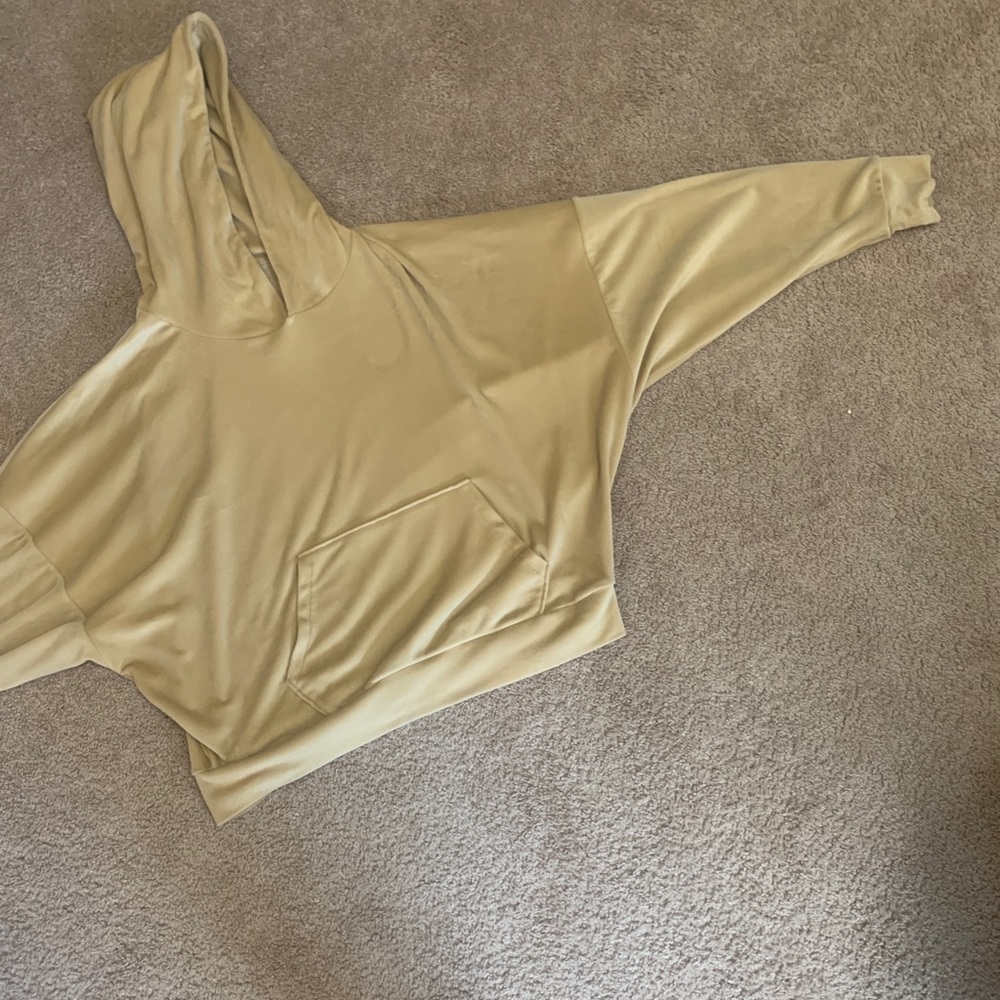Long sleeved hooded shirt